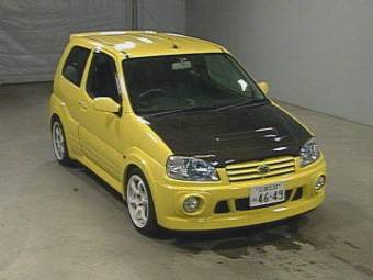 2004 Suzuki Swift Pictures