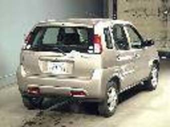 2004 Suzuki Swift Photos