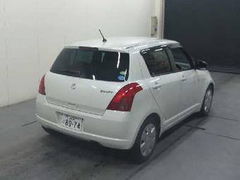 2004 Suzuki Swift Pictures