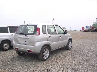 2004 Suzuki Swift Images