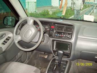 2002 Suzuki Vitara Photos