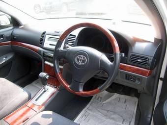 2004 Toyota Allion Photos