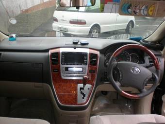 2002 Toyota Alphard Photos