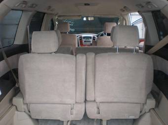 2002 Toyota Alphard Photos