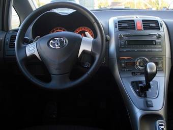 2008 Toyota Auris Photos