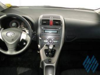 2008 Toyota Auris Photos