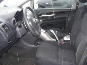 2008 Toyota Auris Images