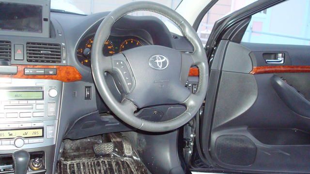 2004 Toyota Avensis