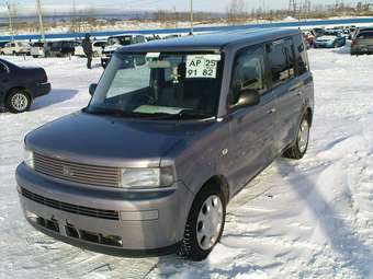 2001 Toyota bB Pictures