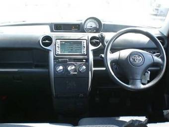 2004 Toyota bB Pictures