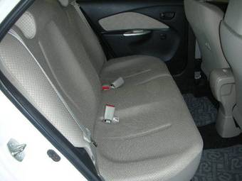 2006 Toyota Belta Photos