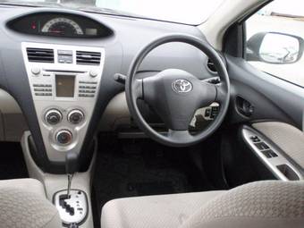 2006 Toyota Belta Pictures