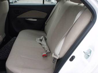 2006 Toyota Belta Photos