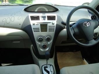 2006 Toyota Belta Pictures