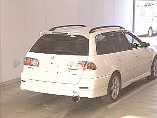 2000 Toyota Caldina Images