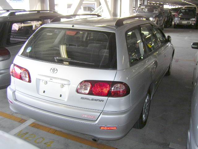 2000 Toyota Caldina Pictures