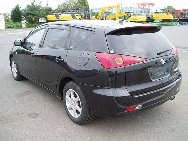 Toyota Caldina 3