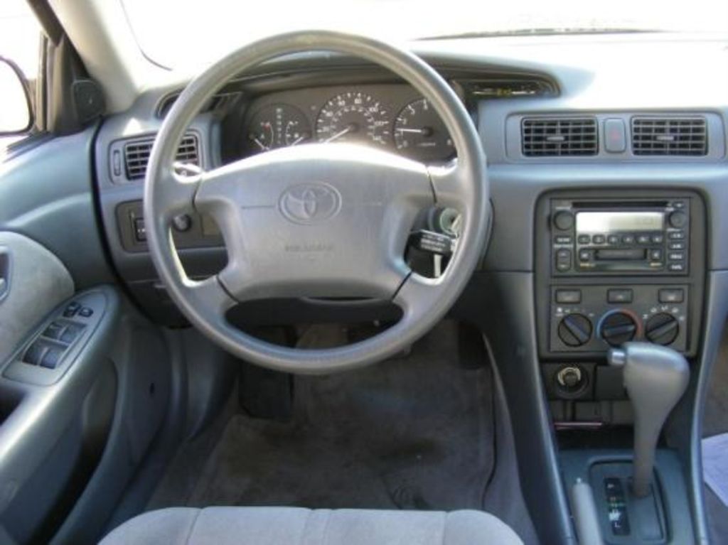 2000 Toyota Camry