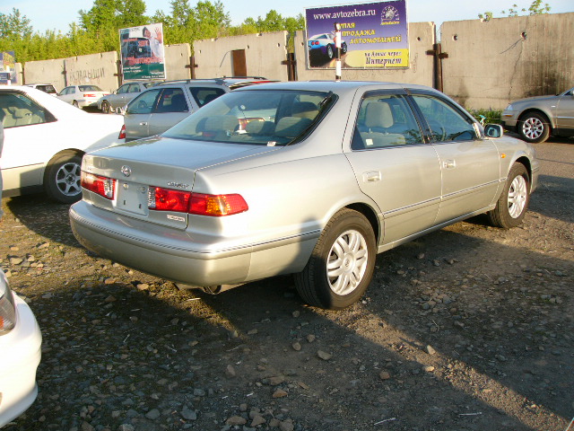 1999 Toyota Camry Gracia Photos