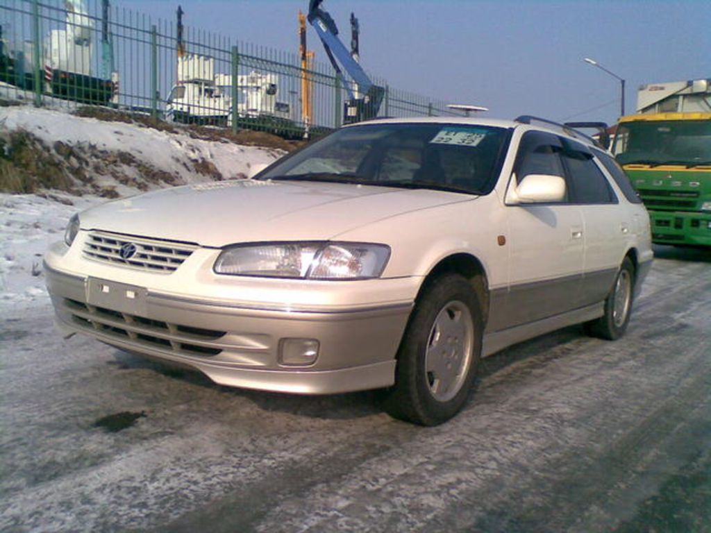 Toyota Camry Gracia Wagon