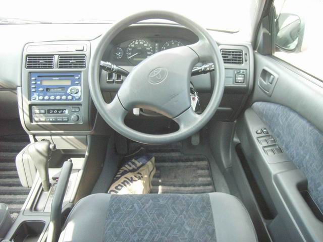 2000 Toyota Carina Photos
