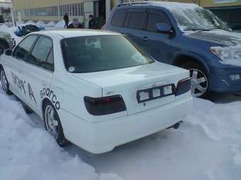 2000 Toyota Carina Photos