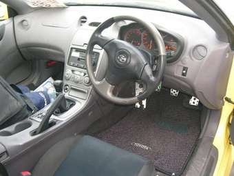 2000 Toyota Celica Photos