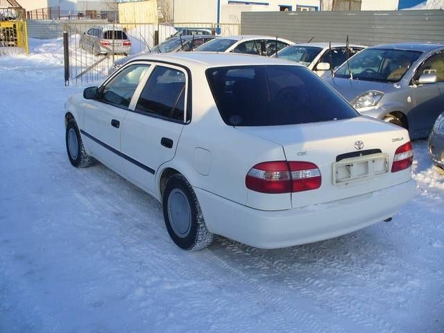 2000 Toyota Corolla