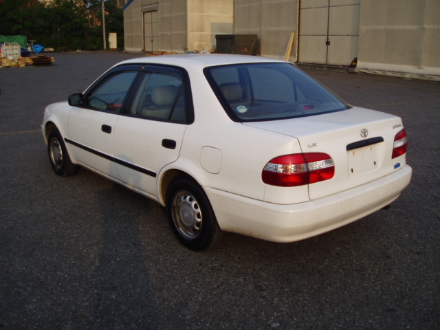 2000 Toyota Corolla Pictures