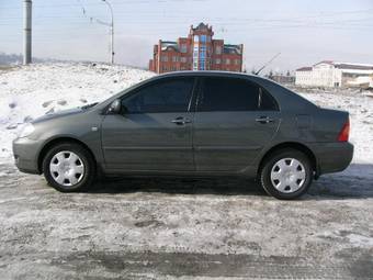 2004 Toyota Corolla Pictures