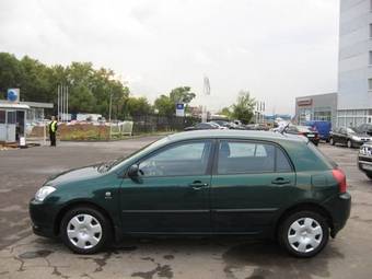 2004 Toyota Corolla Pictures