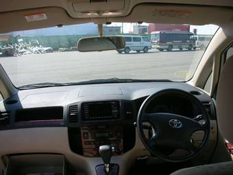 2002 Toyota Corolla Spacio Pictures