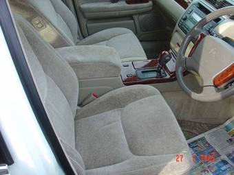 1999 Toyota Crown Pictures