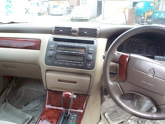 2000 Toyota Crown