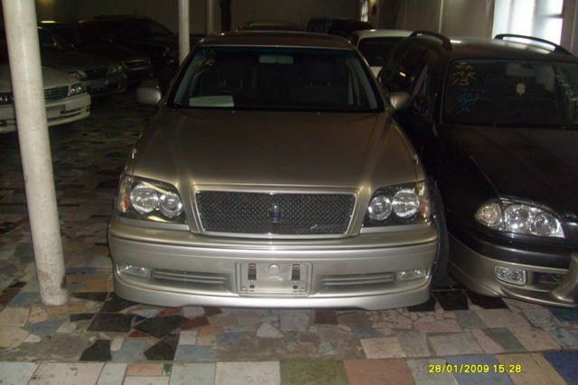 2000 Toyota Crown