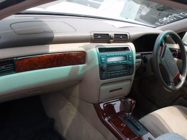 2000 Toyota Crown