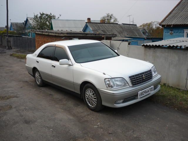 2000 Toyota Crown