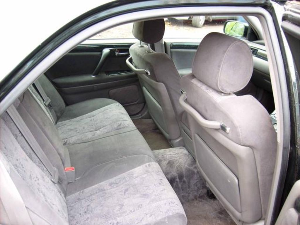 2000 Toyota Crown