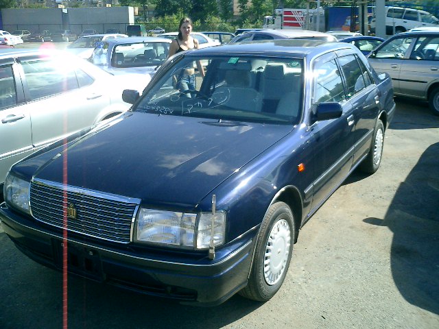 2000 Toyota Crown Pics