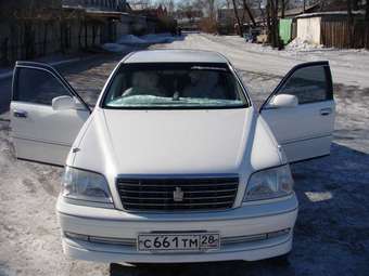 2001 Toyota Crown Pictures