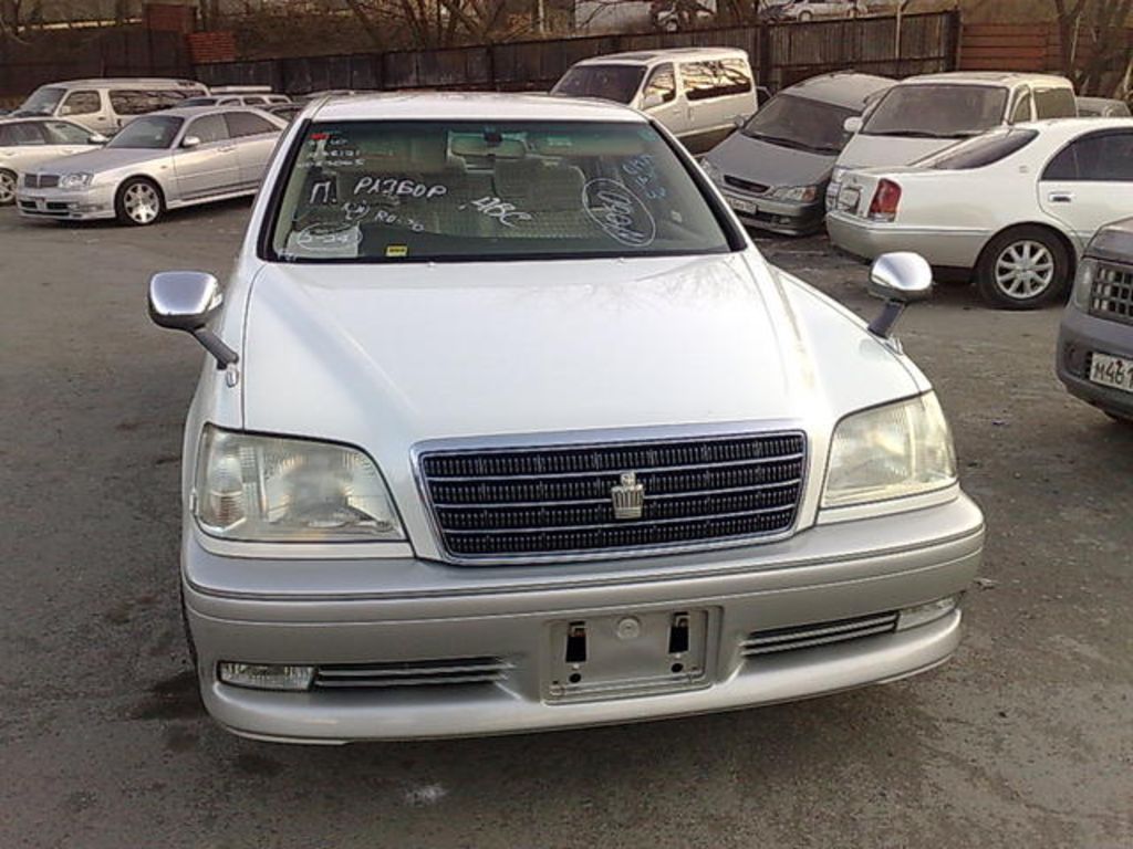 Toyota crown 2001 года