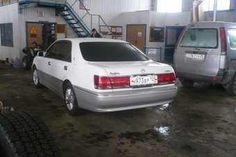 2001 Toyota Crown Pictures