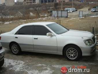 2002 Toyota Crown Pics