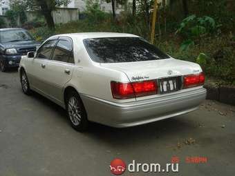 2002 Toyota Crown Pictures