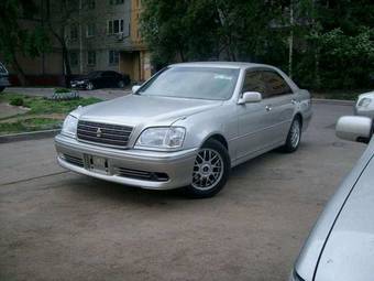 2002 Toyota Crown Photos