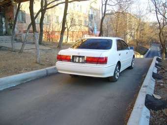 2003 Toyota Crown Pictures