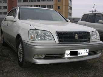 2003 Toyota Crown Photos