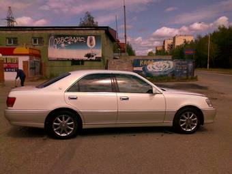 2003 Toyota Crown Pictures