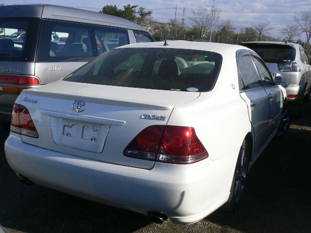 2004 Toyota Crown