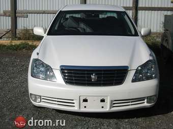 2004 Toyota Crown Pictures